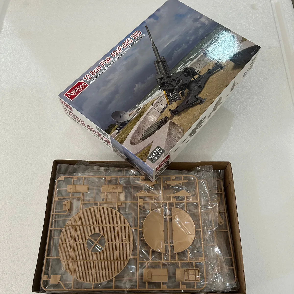 Amusing Hobby 35A020 Flak 40 128mm anti-aircraft gun and FUMG 39D radar 1/35 scale Plastic model kit
Amusing Hobby 35A020 Flak 40 128mm anti-aircraft gun and FUMG 39D radar 1/35 scale Plastic model kit