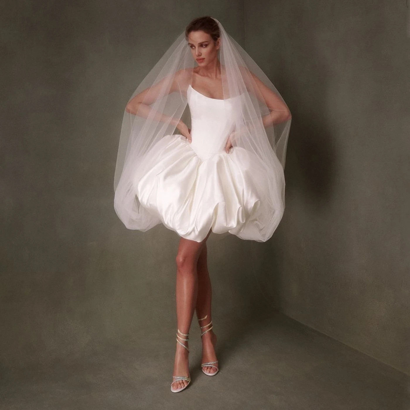 Short Wedding Dresses Satin Strapless Mini Bridal Gown Corset Sleeveless Formal Party Dress Customized
Short Wedding Dresses Satin Strapless Mini Bridal Gown Corset Sleeveless Formal Party Dress Customized