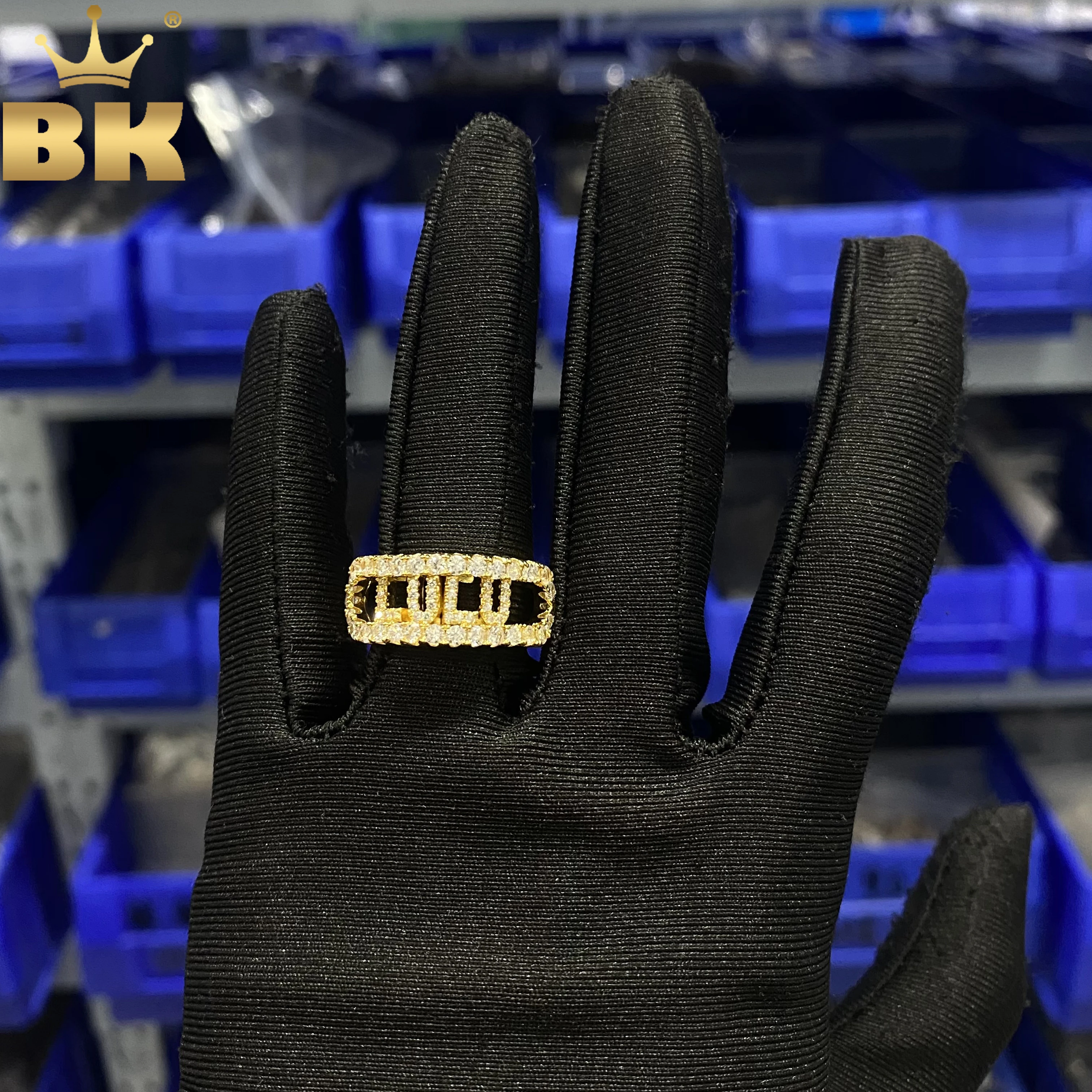 THE BLING KING индивидуальное имя, движущаяся буква 26, первоначальное кольцо, блестящий кубический цирконий, браслет с буквами «сделай сам», ювелирные изделия в стиле хип-хоп для подарка
THE BLING KING индивидуальное имя, движущаяся буква 26, первоначальное кольцо, блестящий кубический цирконий, браслет с буквами «сделай сам», ювелирные изделия в стиле хип-хоп для подарка