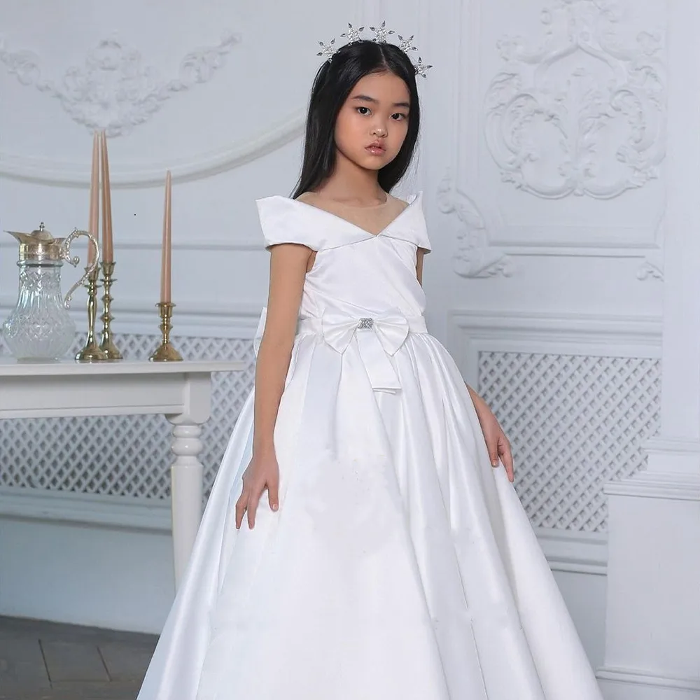 A-Line White Satin Flower Girls Dresses Boat Neck Kid Birthday Party Gown Wedding Dress Size 1-16T First Communion Dress
A-Line White Satin Flower Girls Dresses Boat Neck Kid Birthday Party Gown Wedding Dress Size 1-16T First Communion Dress