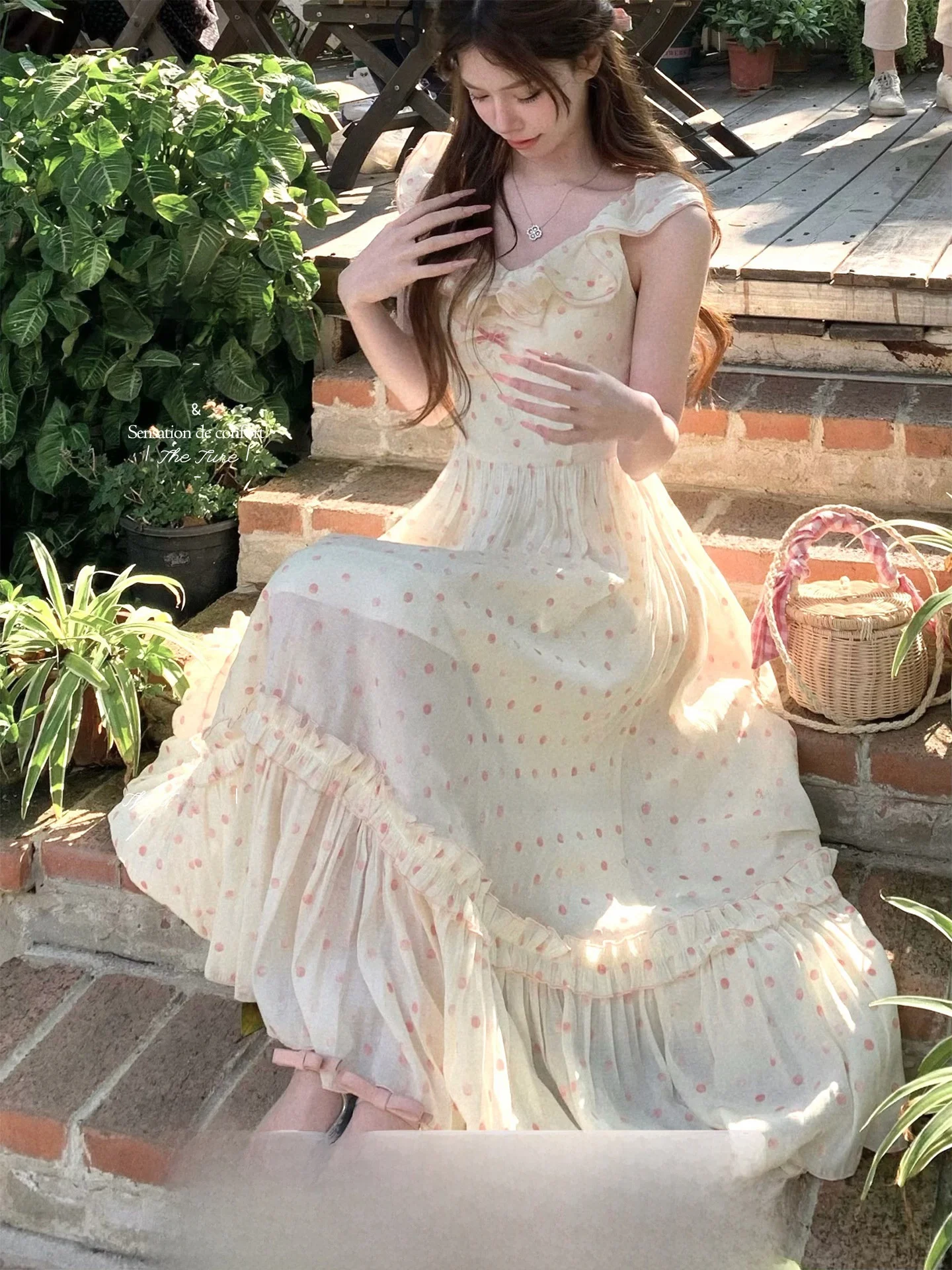 Sweet Summer Sleeveless Dress Women's Beach Vacation Style Halter Long Dress Slimming Waist Spring Summer Fairy Skirt Daily Wear
Sweet Summer Sleeveless Dress Women's Beach Vacation Style Halter Long Dress Slimming Waist Spring Summer Fairy Skirt Daily Wear