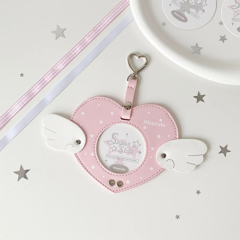 Прозрачный держатель для фотокарточек с крыльями ангела, брелок-подвеска, водонепроницаемый чехол из искусственной кожи для рюкзака, ключница
Прозрачный держатель для фотокарточек с крыльями ангела, брелок-подвеска, водонепроницаемый чехол из искусственной кожи для рюкзака, ключница