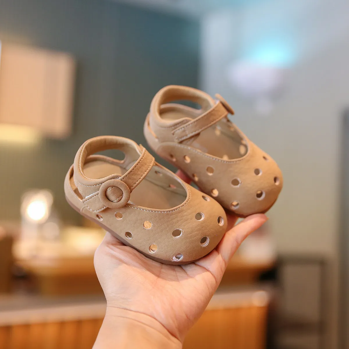 Kids'Casual Sandals Toddler PU Leather Summer Fashion Soft Bottom Children Breathable Anti-slip Khaki White Shoes Size 16-25
Kids'Casual Sandals Toddler PU Leather Summer Fashion Soft Bottom Children Breathable Anti-slip Khaki White Shoes Size 16-25