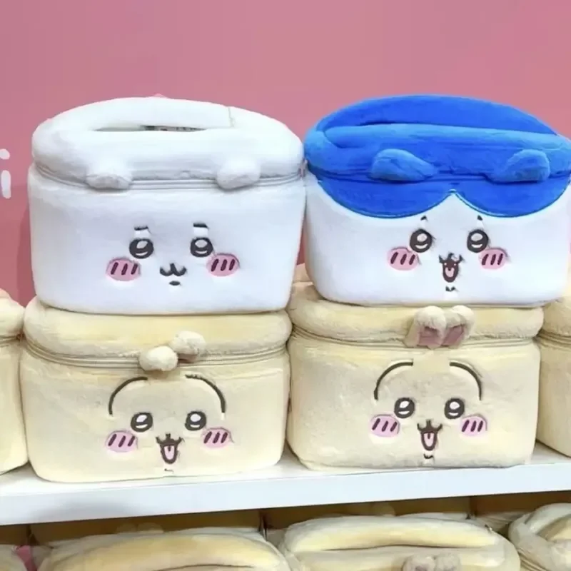 Косметичка Usach Jiyi Hachiware, милая плюшевая удобная коробка для хранения большой емкости, украшения для дома, праздничные подарки
Косметичка Usach Jiyi Hachiware, милая плюшевая удобная коробка для хранения большой емкости, украшения для дома, праздничные подарки