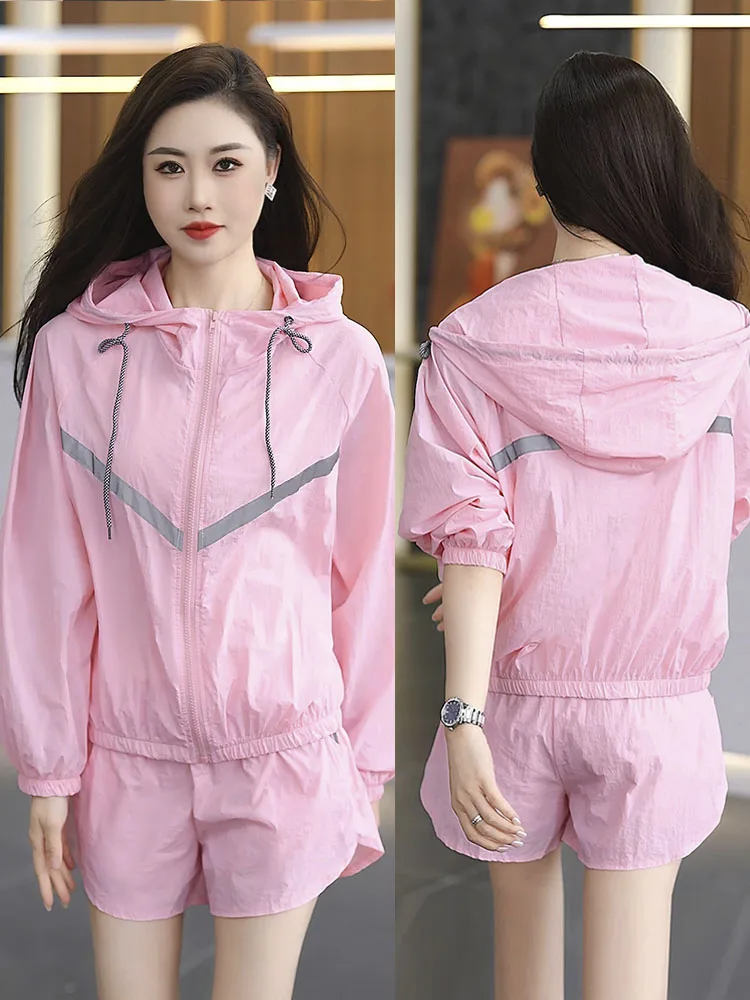 Women's Casual Sportswear Set Summer Fashionable Hat Sun Protection Outerwear Shorts Two-Piece Suit Long Sleeve Zipper Closure
Women's Casual Sportswear Set Summer Fashionable Hat Sun Protection Outerwear Shorts Two-Piece Suit Long Sleeve Zipper Closure