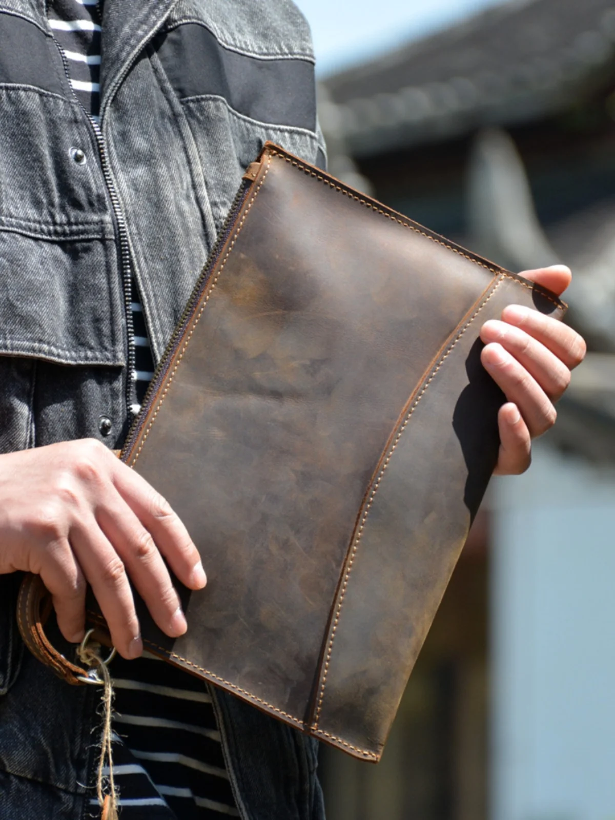Vintage Pure Cowhide Leather Envelope Bag Men's Clutch Storage Bag Zipper Handbag Simple Leather Bag Casual Handbag
Vintage Pure Cowhide Leather Envelope Bag Men's Clutch Storage Bag Zipper Handbag Simple Leather Bag Casual Handbag