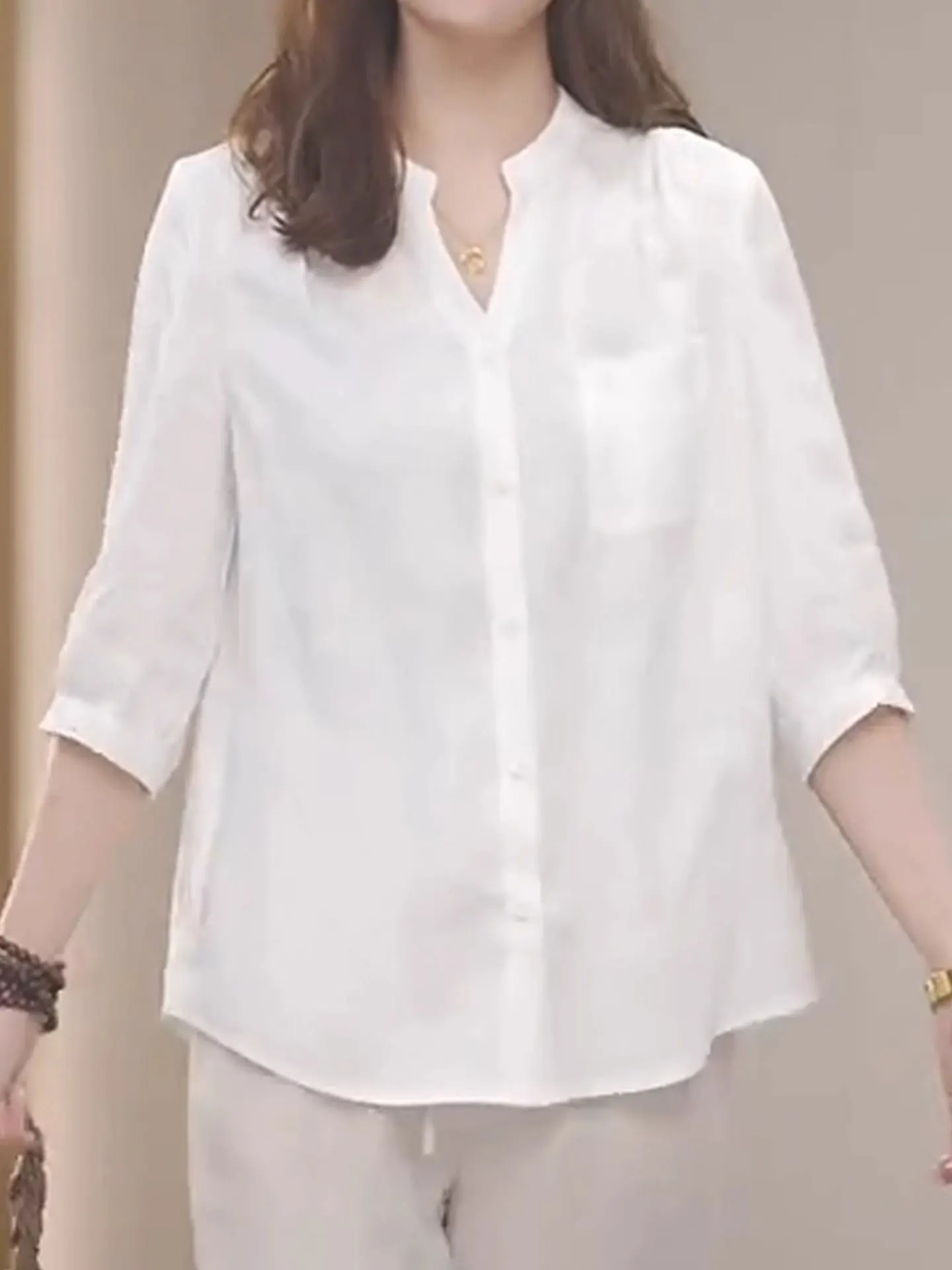 Женская корейская блузка с коротким рукавом, однотонная, на одной пуговице, для повседневной носки, простой дизайн, летняя модная верхняя одежда
Женская корейская блузка с коротким рукавом, однотонная, на одной пуговице, для повседневной носки, простой дизайн, летняя модная верхняя одежда