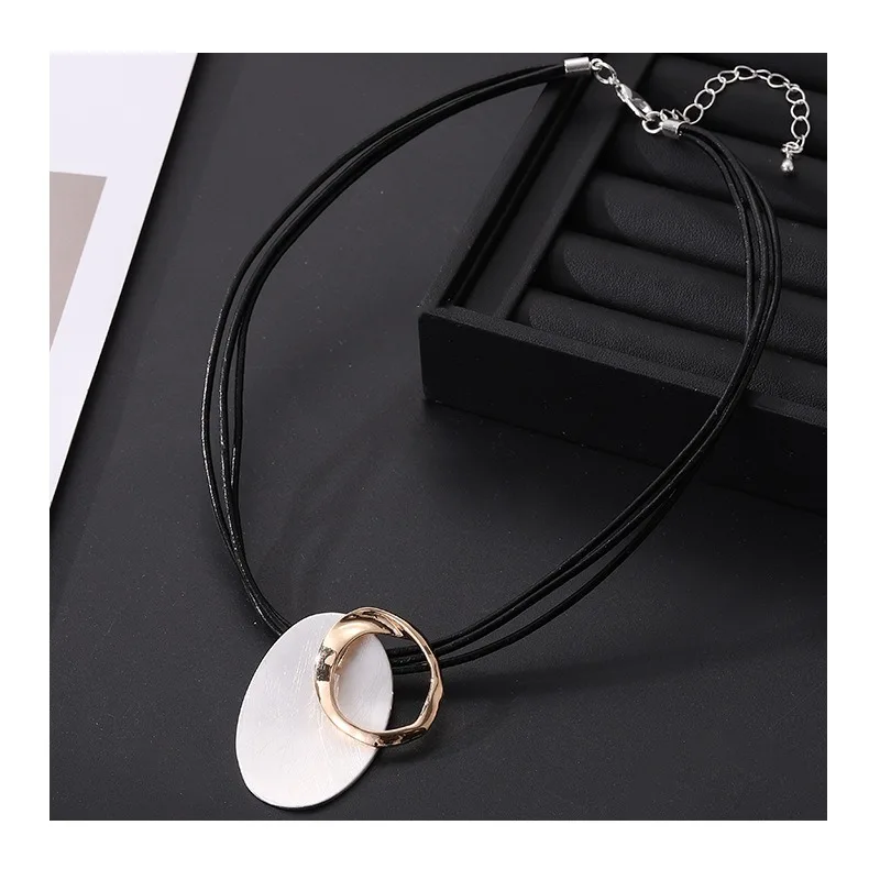 Short Necklace Metal Fashion Exaggerated Brushed Necklace Popular Jewelry Women's Alloy Necklace
Short Necklace Metal Fashion Exaggerated Brushed Necklace Popular Jewelry Women's Alloy Necklace