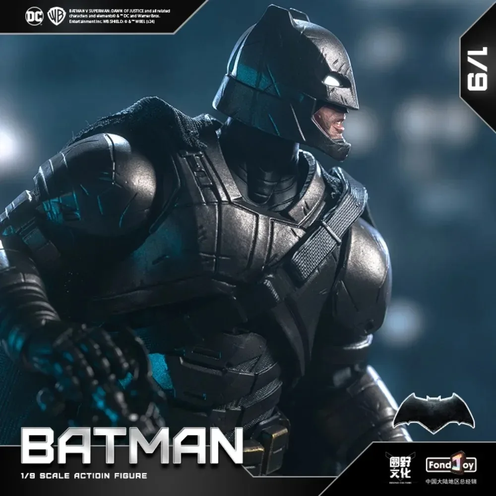 Fondjoy DC Batman Модель персонажа фильма BVS Light Armor 1/9 Фигурки Настольный орнамент Коллекционная модель Подарок на день рождения Игрушки
Fondjoy DC Batman Модель персонажа фильма BVS Light Armor 1/9 Фигурки Настольный орнамент Коллекционная модель Подарок на день рождения Игрушки