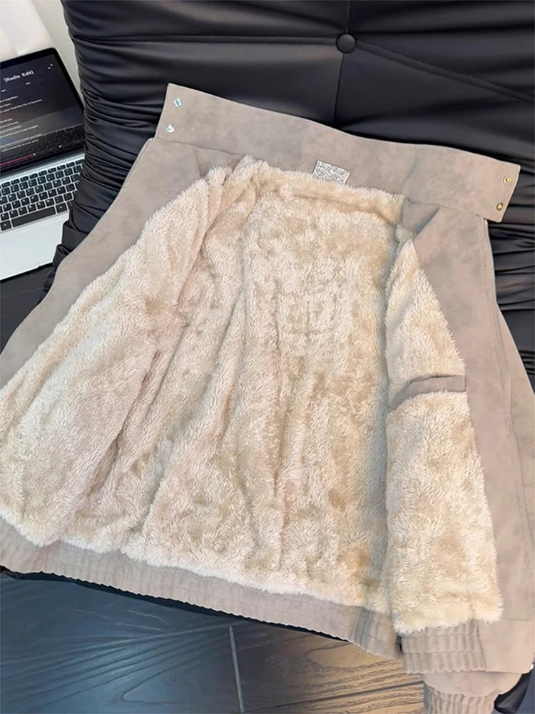 Мужская зимняя куртка-харрингтон в американском ретро-стиле с эффектом тай-дай, из кожи и хлопка, с меховой подкладкой и воротником-стойкой
Мужская зимняя куртка-харрингтон в американском ретро-стиле с эффектом тай-дай, из кожи и хлопка, с меховой подкладкой и воротником-стойкой