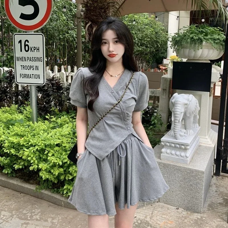 Irregular Grey T Shirt Short Sets for Women 2 Pieces Tailor Fashion Clothing Promotion Trend 2025 Chic and Elegant Woman Shorts
Irregular Grey T Shirt Short Sets for Women 2 Pieces Tailor Fashion Clothing Promotion Trend 2025 Chic and Elegant Woman Shorts
