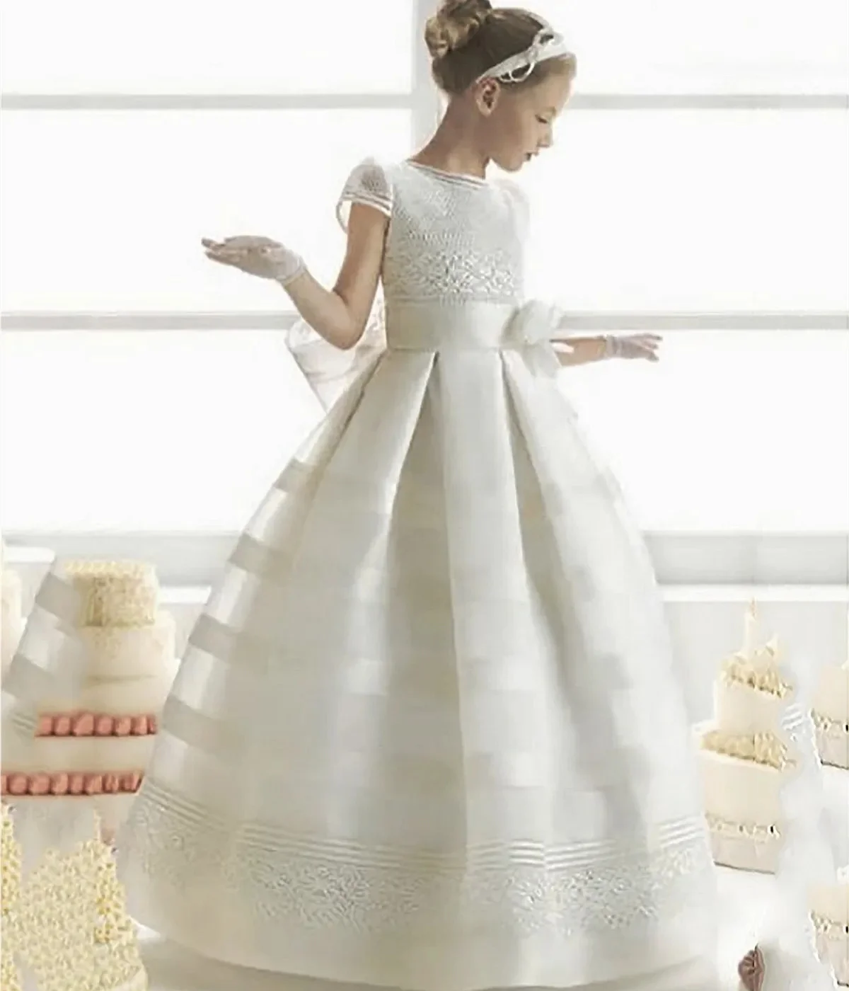 Customized White Flower Girl Dress For Wedding Appliques Tulle Short Sleeve Floor Length Kids Birthday First Communion Gown
Customized White Flower Girl Dress For Wedding Appliques Tulle Short Sleeve Floor Length Kids Birthday First Communion Gown