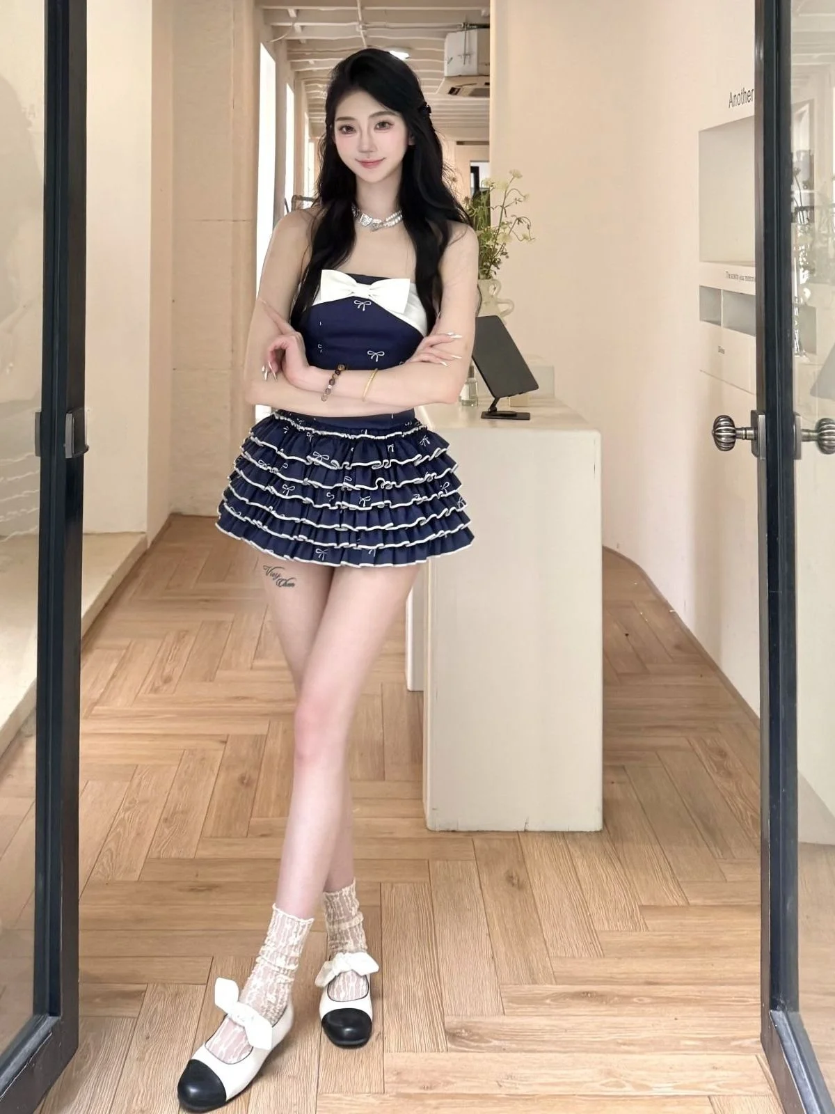 Elegant Pure Desire Girl Knot Crop Top High Waist Short Skirt Two Piece Set Summer New Style Women's Fashion Ensemble
Elegant Pure Desire Girl Knot Crop Top High Waist Short Skirt Two Piece Set Summer New Style Women's Fashion Ensemble