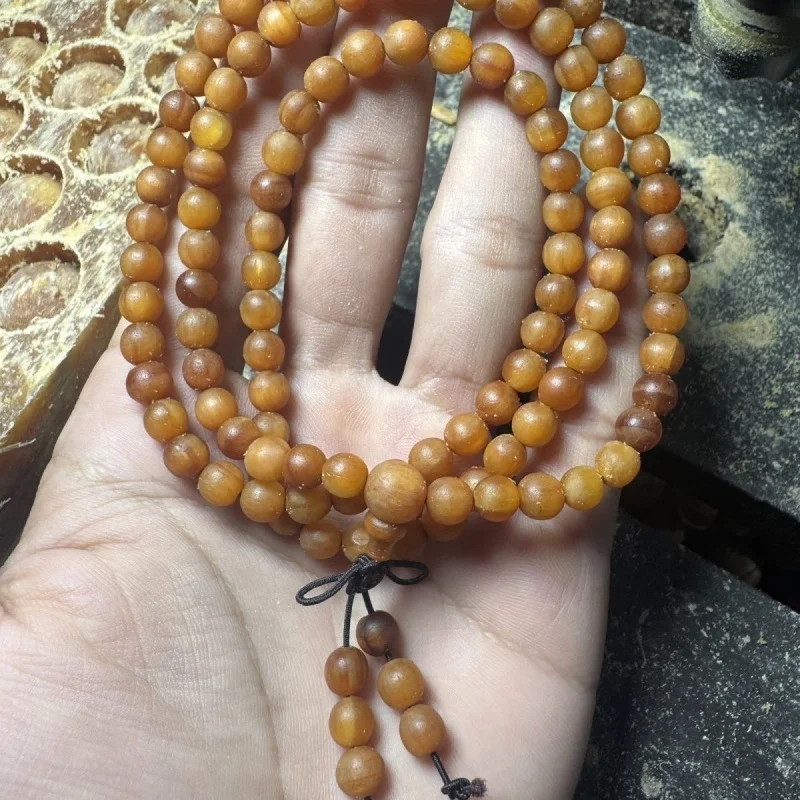 Authentic and highly recommended 0.6*108 beads Northeast amber wood pine seedwood bracelet
Authentic and highly recommended 0.6*108 beads Northeast amber wood pine seedwood bracelet