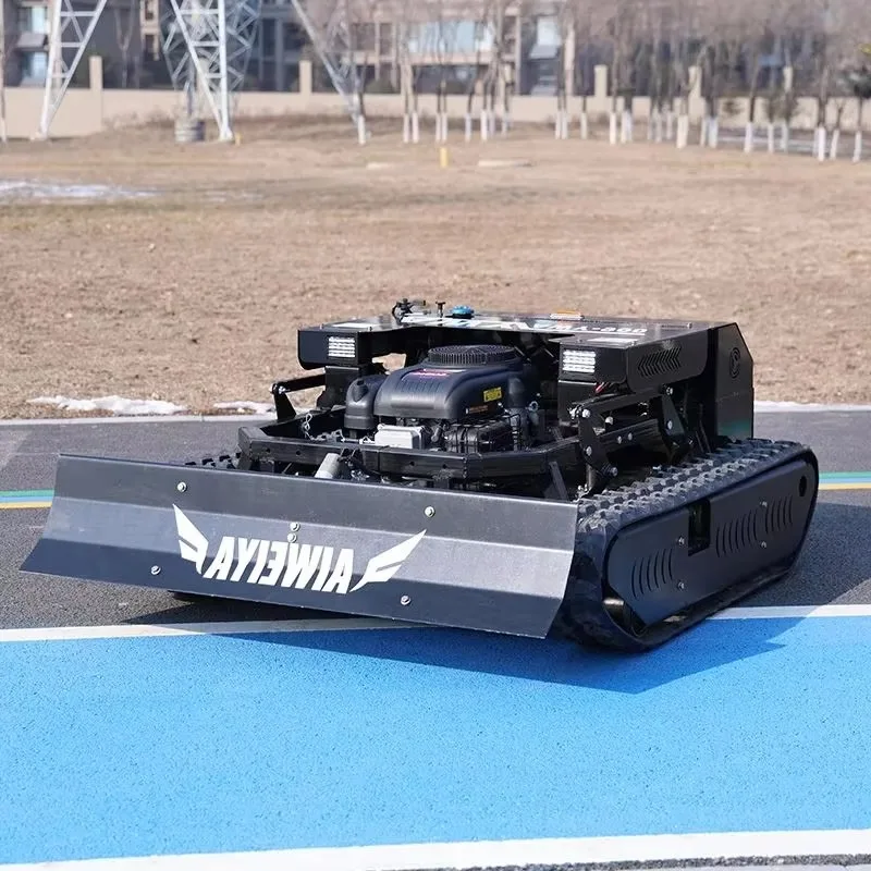 Customized to easily handle complex terrains, this tracked all-terrain zero-rotation remote-controlled self-mowing lawn mower
Customized to easily handle complex terrains, this tracked all-terrain zero-rotation remote-controlled self-mowing lawn mower