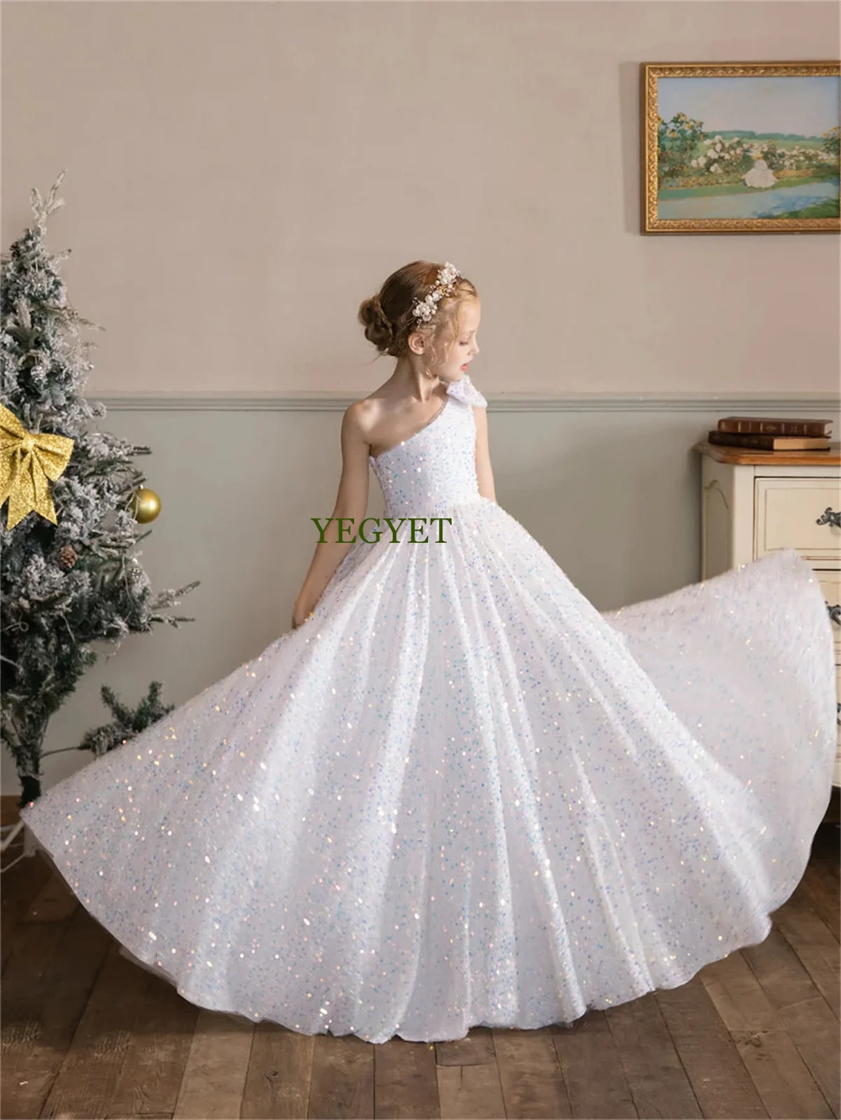 CWhite Flower Girl Dresses for Wedding Shining One-Shoulder Velvet Sequin A-Line Floor-Length Backless Birthday Party Ball Gowns
CWhite Flower Girl Dresses for Wedding Shining One-Shoulder Velvet Sequin A-Line Floor-Length Backless Birthday Party Ball Gowns