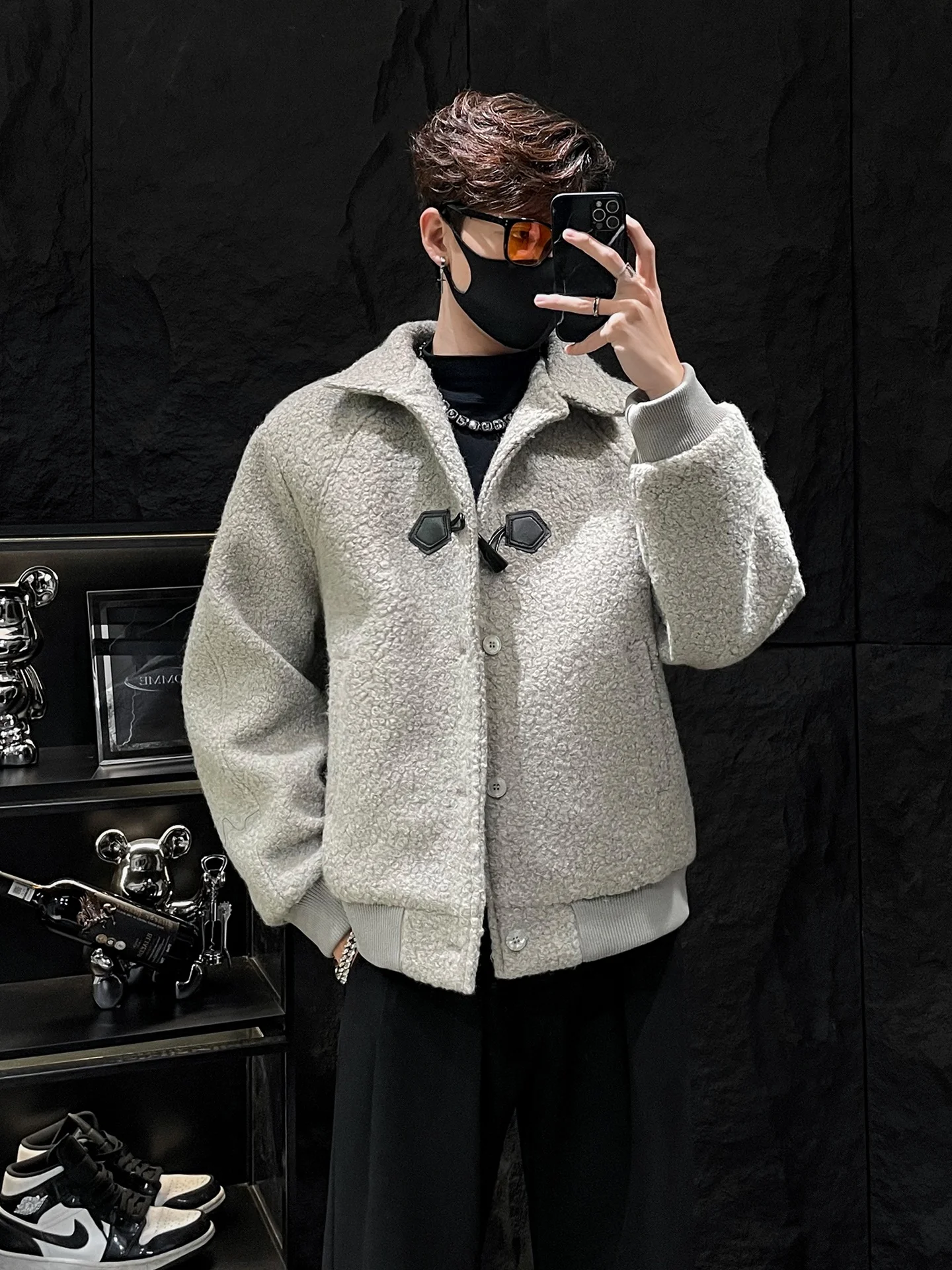 Мужское повседневное пальто из меха ягненка с хлопковой вставкой для отдыха, зимнее теплое пальто с отложным воротником и пуговицами, верхняя одежда
Мужское повседневное пальто из меха ягненка с хлопковой вставкой для отдыха, зимнее теплое пальто с отложным воротником и пуговицами, верхняя одежда