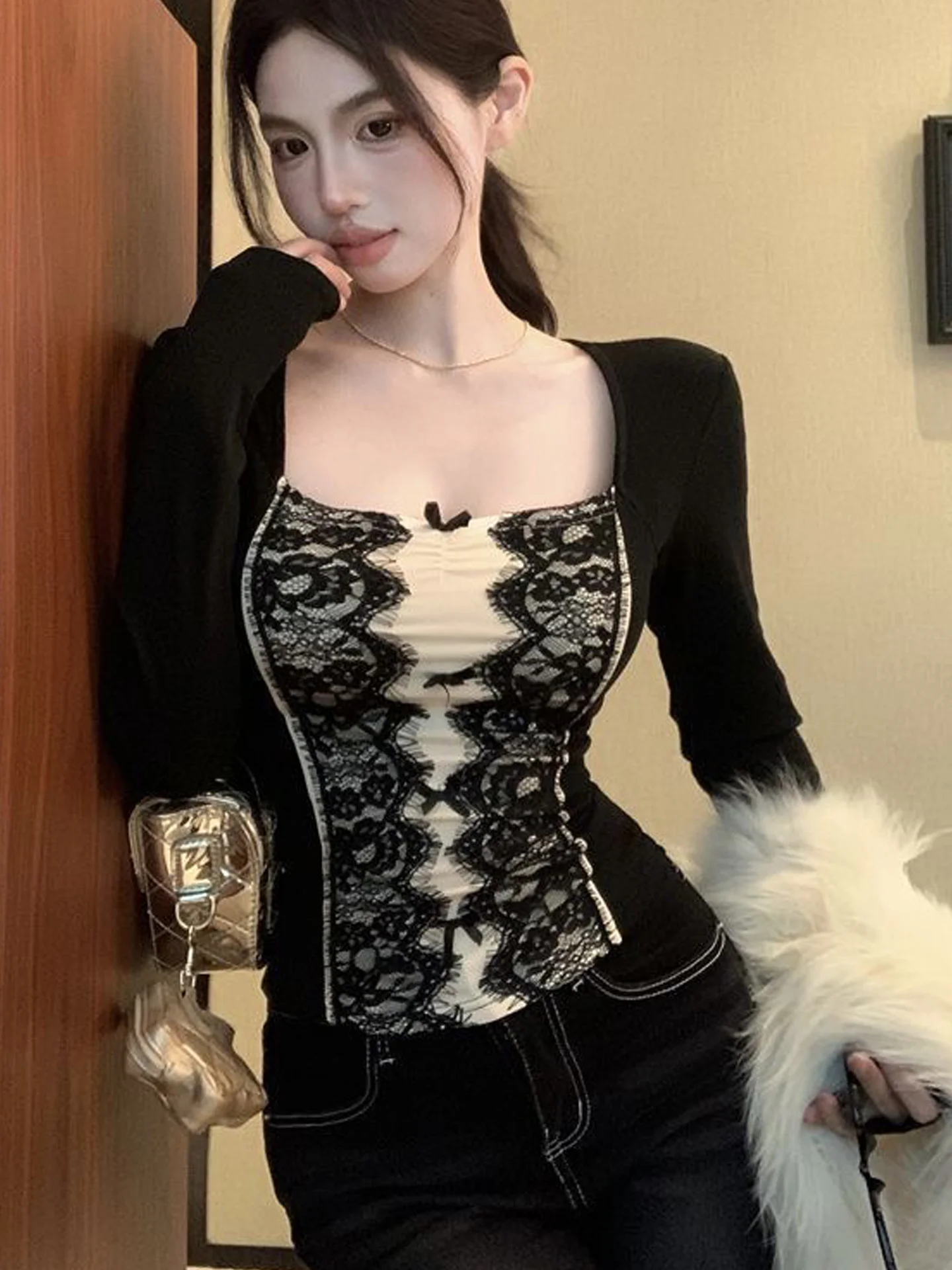 Spring New Sexy Lace Splice Color Colion Pure Desire Hot Girl Square Collar T-irt Slim Fit Women Base irt Trendy
Spring New Sexy Lace Splice Color Colion Pure Desire Hot Girl Square Collar T-irt Slim Fit Women Base irt Trendy