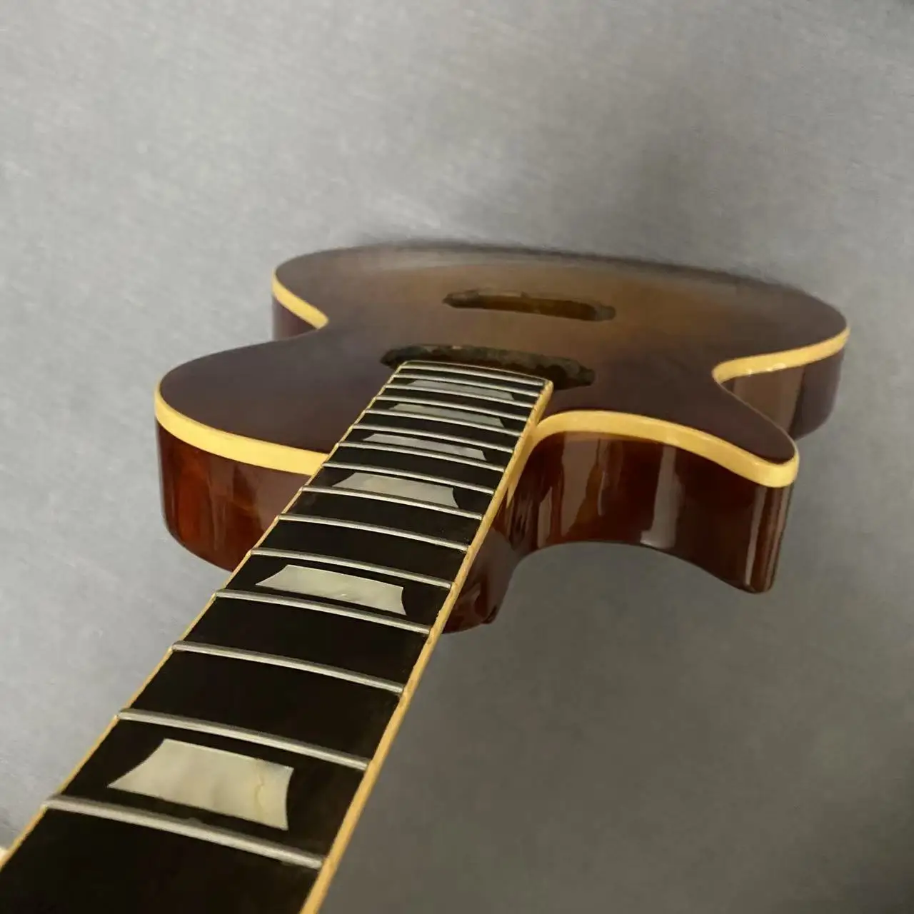 lefty DIY Electric Guitar Body, Semi-finished, Assembly, 48 Hours Delivery The left hand
lefty DIY Electric Guitar Body, Semi-finished, Assembly, 48 Hours Delivery The left hand