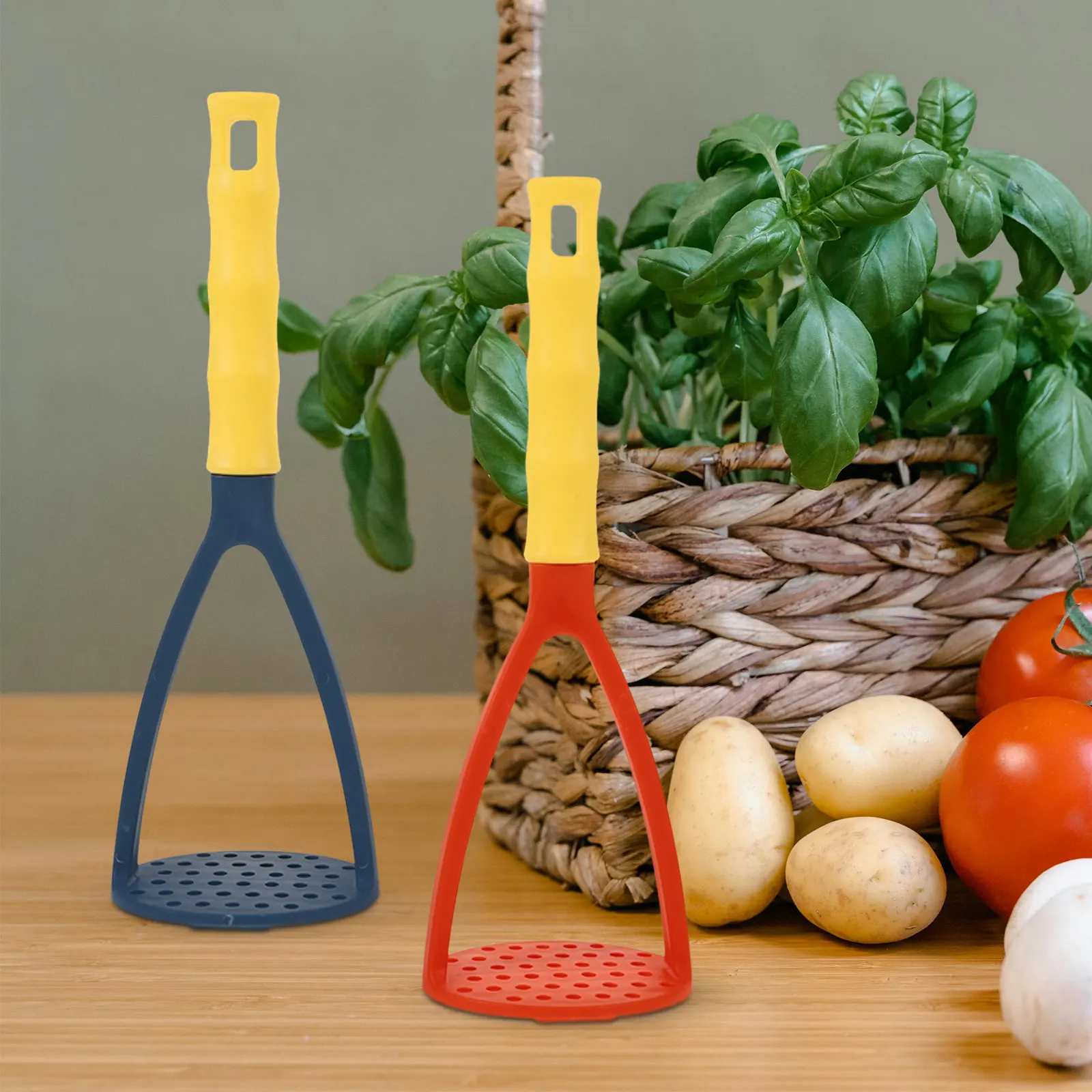 2Pcs Potato Masher Heavy Duty PP Material Manual Kitchen Tool for Mashing Potatoes Carrots Bananas Vegetables Fruits Food Masher
2Pcs Potato Masher Heavy Duty PP Material Manual Kitchen Tool for Mashing Potatoes Carrots Bananas Vegetables Fruits Food Masher