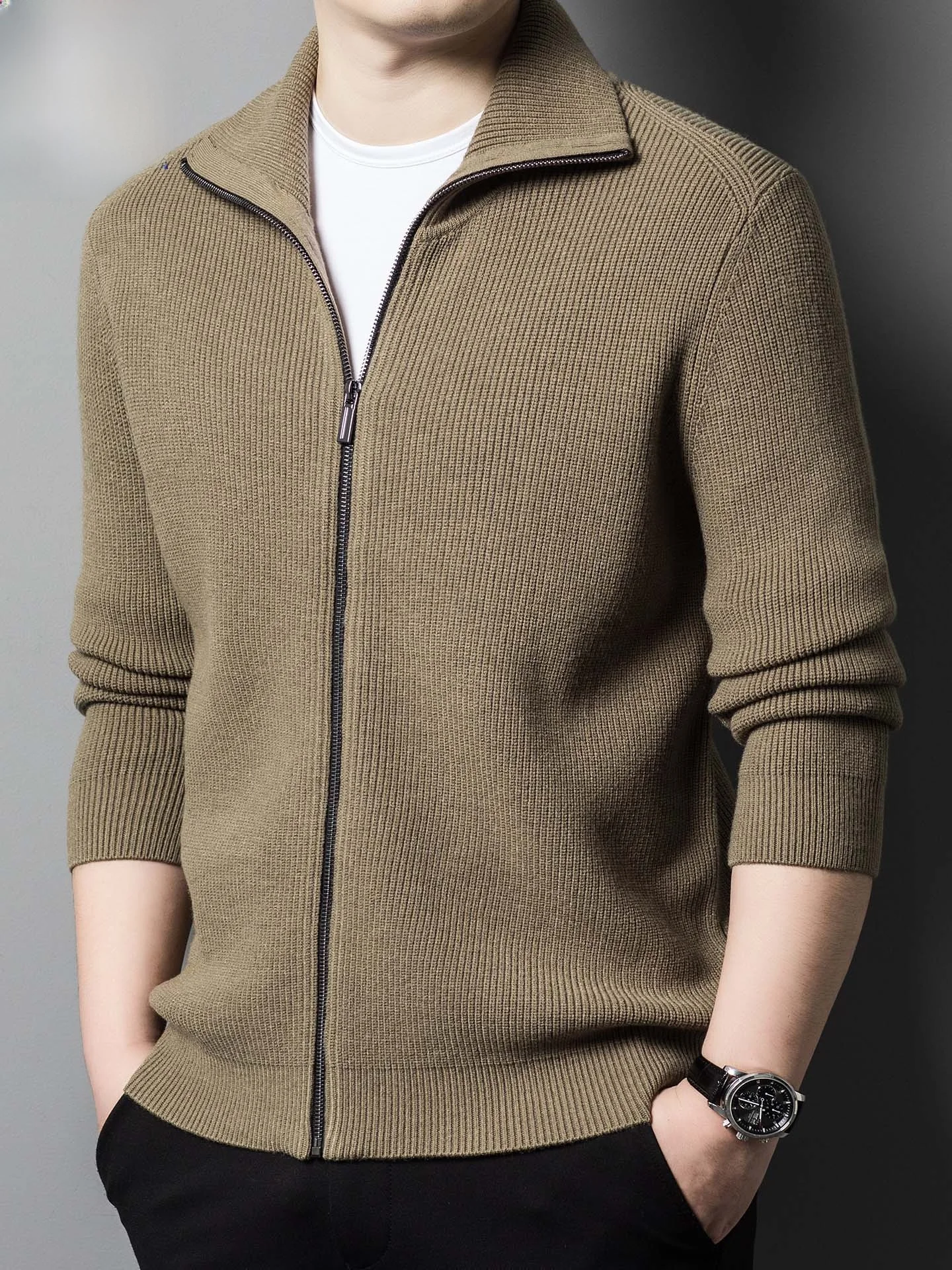 Мужской вязаный кардиган-пальто на молнии, утепленный, осенне-зимний, шерстяной свитер, повседневный, модный, теплый, не деформируется
Мужской вязаный кардиган-пальто на молнии, утепленный, осенне-зимний, шерстяной свитер, повседневный, модный, теплый, не деформируется