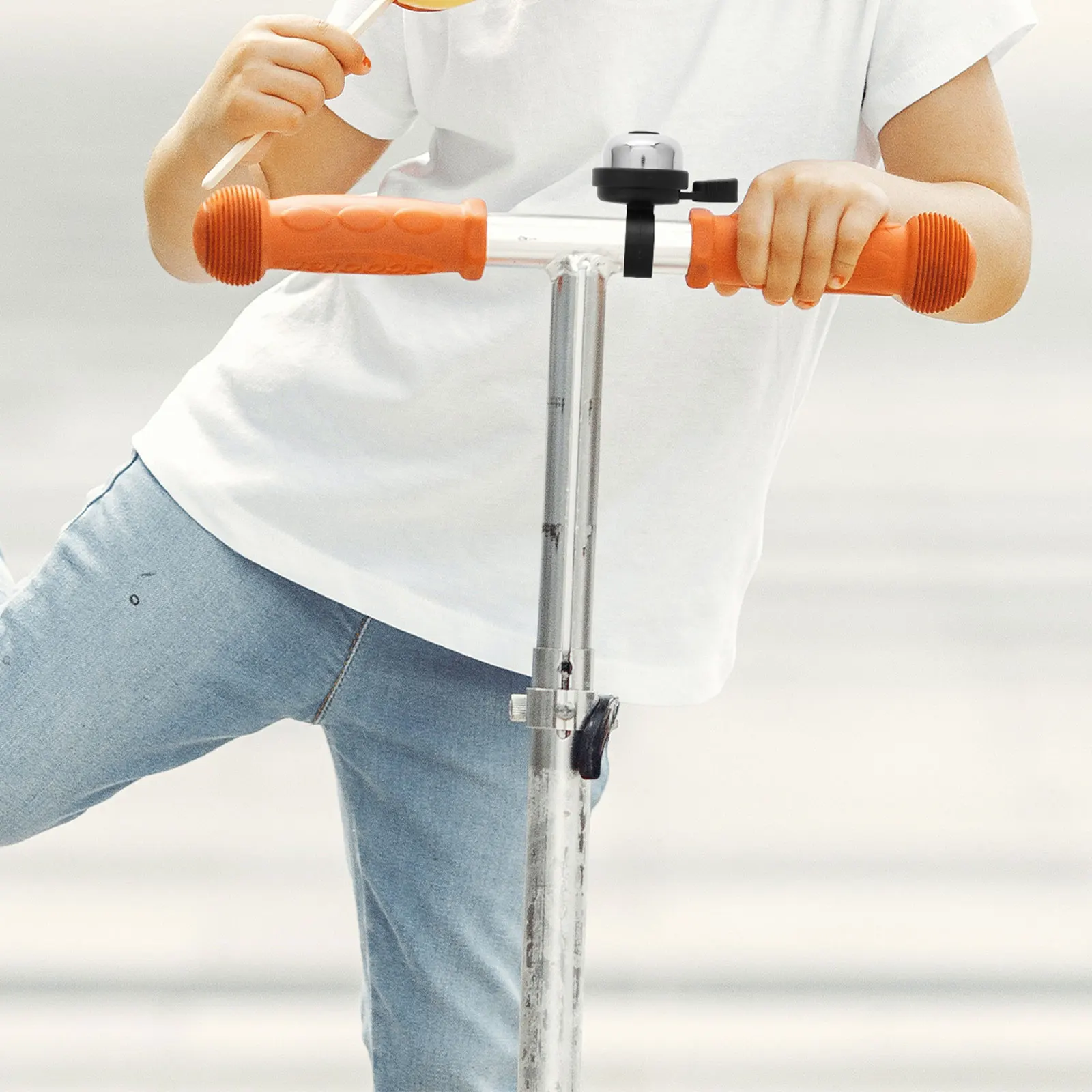 Vintage Bike Bell for Mountain Road Bicycles Compact Design Robust Material Copper Plastic Loud Clear Sound Easy to Install
Vintage Bike Bell for Mountain Road Bicycles Compact Design Robust Material Copper Plastic Loud Clear Sound Easy to Install