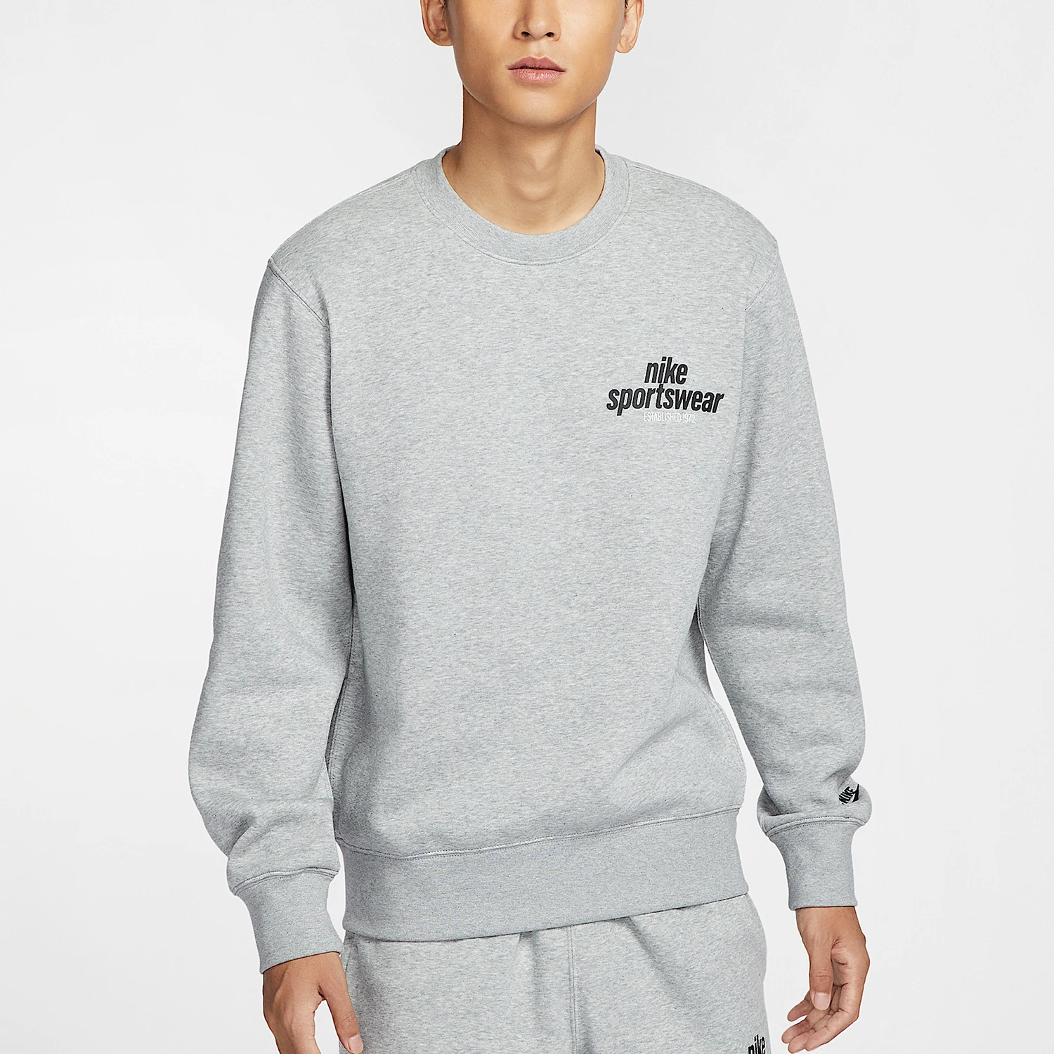 Nike genuine genuine Autumn New Men's Warm Embroidered Print Round Neck Sweatshirt HJ2174-063
Nike genuine genuine Autumn New Men's Warm Embroidered Print Round Neck Sweatshirt HJ2174-063