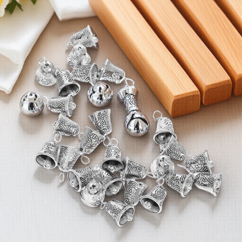 30Pcs Vintage Alloy Bells Creative DIY Christmas Bell Pendants Jewelry Craft Accessories Charms DIY Bell Decoration
30Pcs Vintage Alloy Bells Creative DIY Christmas Bell Pendants Jewelry Craft Accessories Charms DIY Bell Decoration