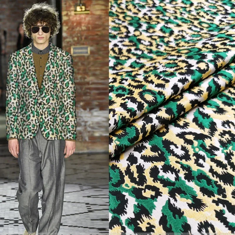 Жаккардовая ткань с леопардовым принтом, трехмерная жесткая ткань, материал для осеннего и зимнего костюма, брендовая модная дизайнерская ткань
Жаккардовая ткань с леопардовым принтом, трехмерная жесткая ткань, материал для осеннего и зимнего костюма, брендовая модная дизайнерская ткань