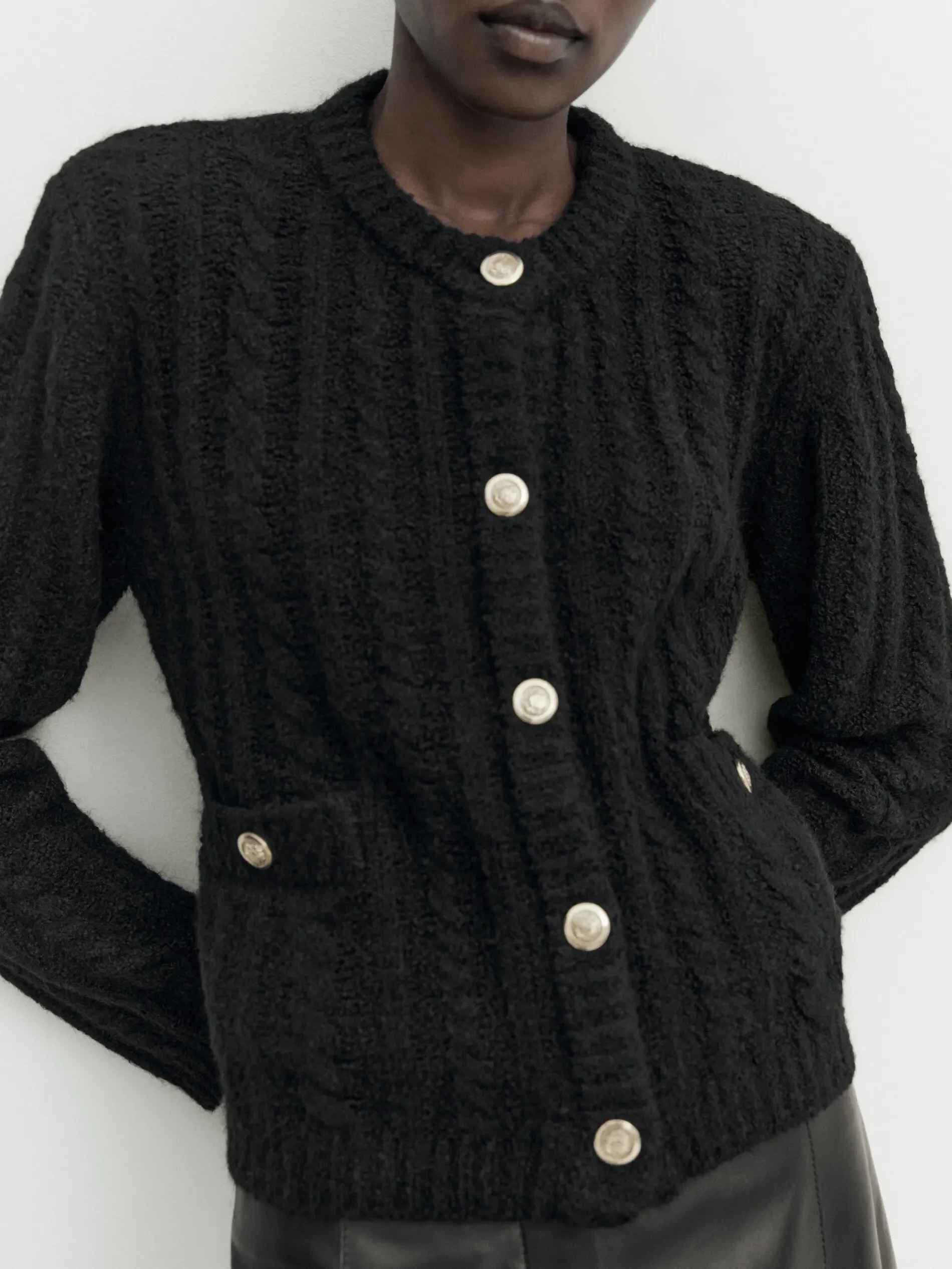 Ethereal costume 2025 massidutti spring new style of Women's casual fashion wool yarn short knitted cardigan coat
Ethereal costume 2025 massidutti spring new style of Women's casual fashion wool yarn short knitted cardigan coat