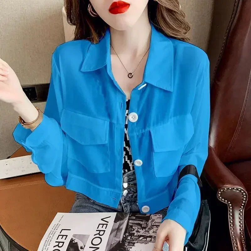 Новая летняя однотонная универсальная рубашка в корейском стиле с отложным воротником, однобортная, прямого кроя, с карманами, в стиле стритвир
Новая летняя однотонная универсальная рубашка в корейском стиле с отложным воротником, однобортная, прямого кроя, с карманами, в стиле стритвир