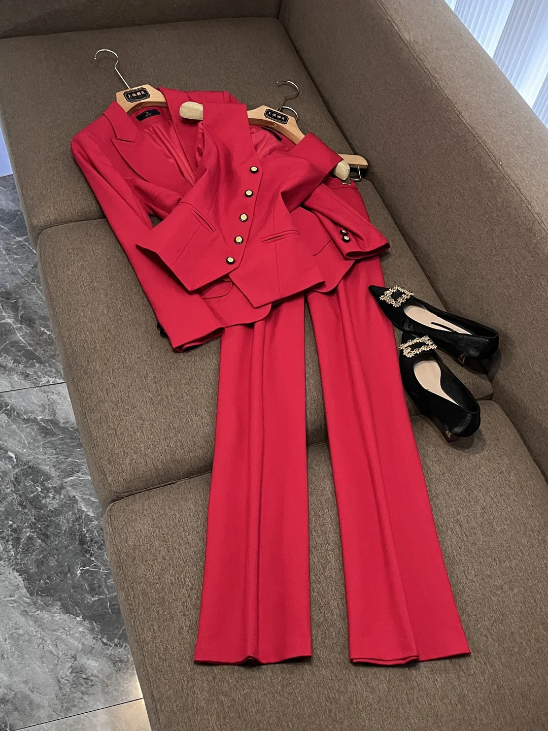 Красный костюм, женская профессиональная рабочая одежда Ele Godd Sle, осень-зима, элитная деловая официальная одежда X4
Красный костюм, женская профессиональная рабочая одежда Ele Godd Sle, осень-зима, элитная деловая официальная одежда X4