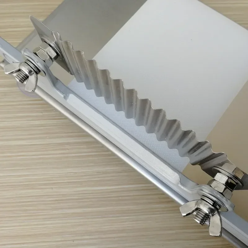 Brand-new Household Wave Edge Knife Potato Cutting Machine Cut Into Fancy Shapes Wolf Tooth Knife Potato Knife Potato Flower Cut
Brand-new Household Wave Edge Knife Potato Cutting Machine Cut Into Fancy Shapes Wolf Tooth Knife Potato Knife Potato Flower Cut