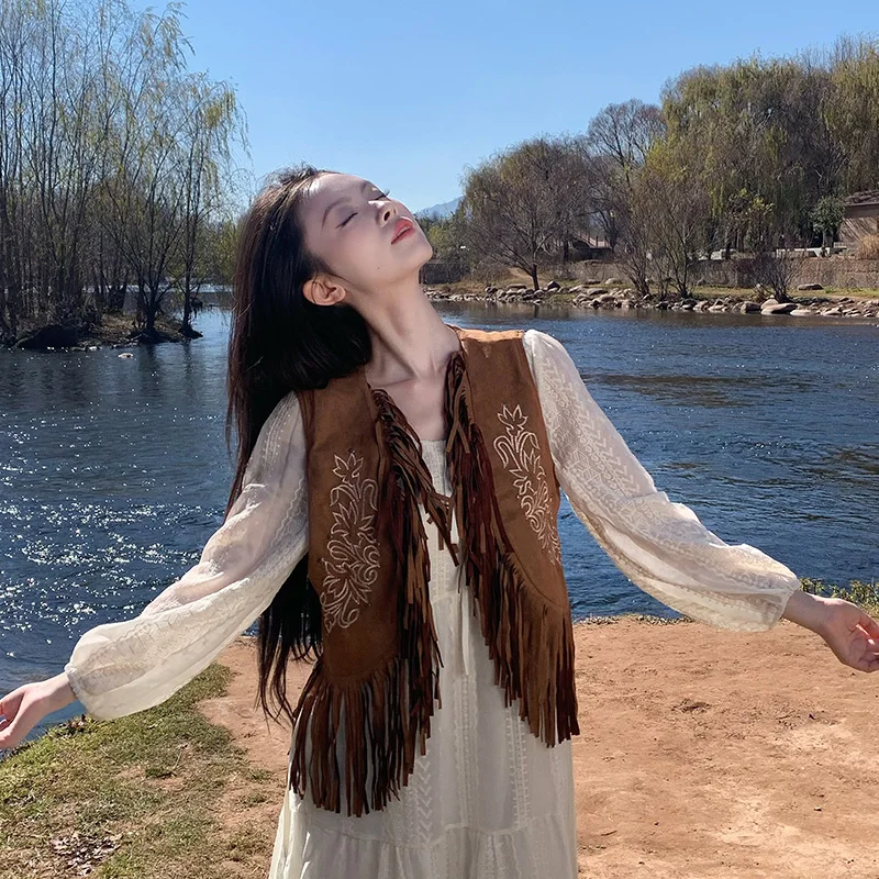 Bohemian Style Brown Tassel Women's Vest Summer New Suede Embroidery Shoulder Pad Sleeveless Thin Cotton Polyester Blend
Bohemian Style Brown Tassel Women's Vest Summer New Suede Embroidery Shoulder Pad Sleeveless Thin Cotton Polyester Blend