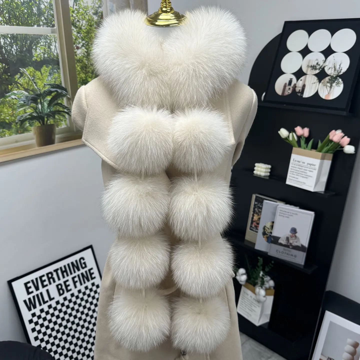 Women's winter high-end fur scarf long double-sided fur Korean style warm fur temperament big fur ball scarf
Women's winter high-end fur scarf long double-sided fur Korean style warm fur temperament big fur ball scarf