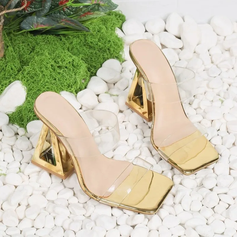 Women's High Heels 2025 Summer New Waterproof Table with A Line Not Tired Feet Thick Crystal Slippers, Women's Shoes Plus Siz 43
Women's High Heels 2025 Summer New Waterproof Table with A Line Not Tired Feet Thick Crystal Slippers, Women's Shoes Plus Siz 43