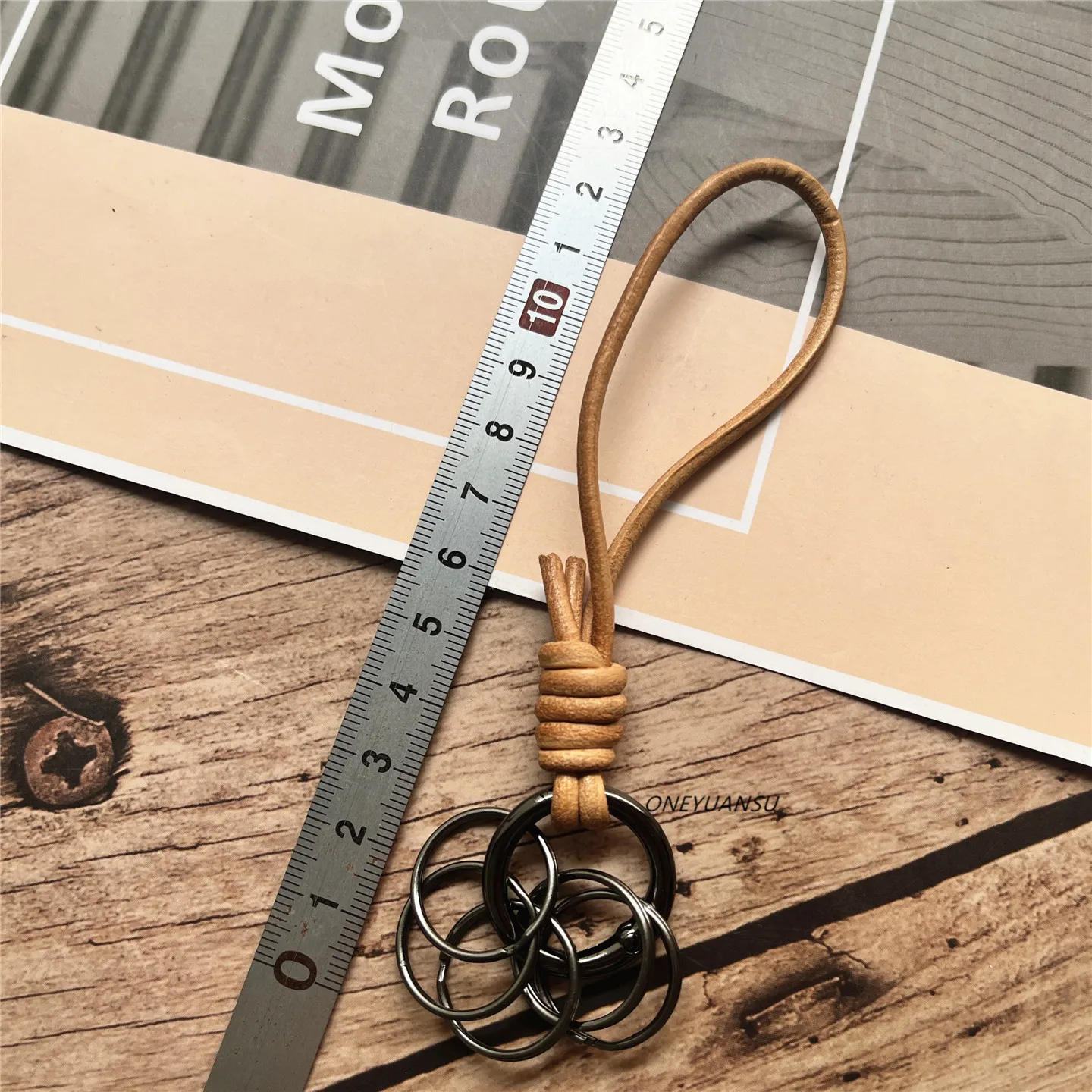 Key Lanyard Genuine Leather Laces for Keys Cowhide Phone Keychain Lanyard Vintage Men's String Simple Accessories Short Chain
Key Lanyard Genuine Leather Laces for Keys Cowhide Phone Keychain Lanyard Vintage Men's String Simple Accessories Short Chain