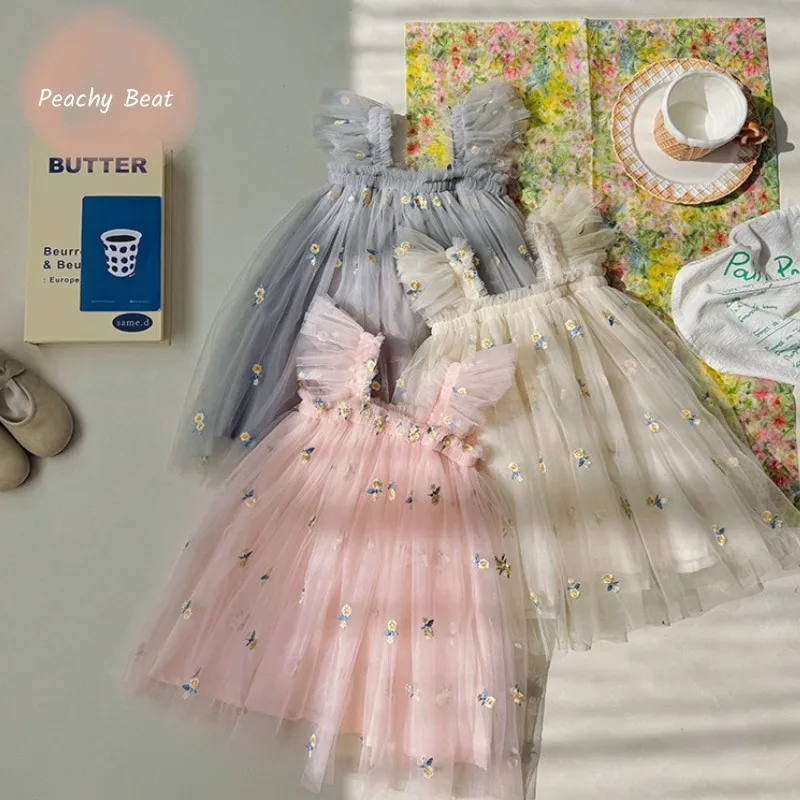 Baby Girl Princess Embroidery Strap Dress Fly Sleeve Infant Toddler Child Summer Tulle Vestido Party Birthday Baby Clothes 1-7Y
Baby Girl Princess Embroidery Strap Dress Fly Sleeve Infant Toddler Child Summer Tulle Vestido Party Birthday Baby Clothes 1-7Y