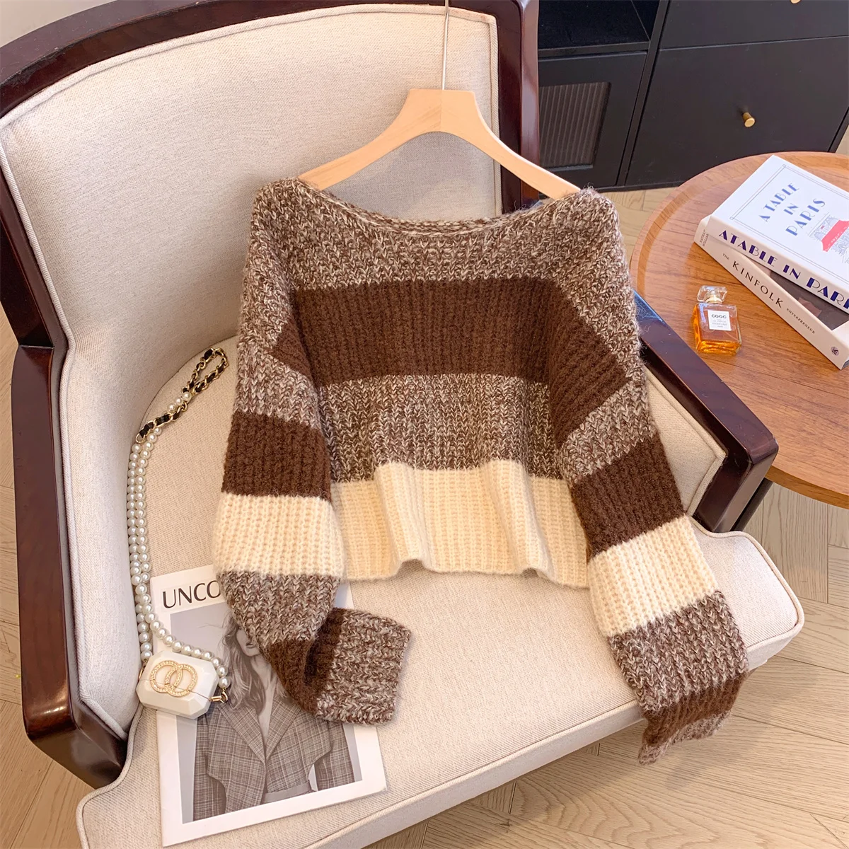 Soft Cozy Short Knitted Sweater Women's Autumn Winter New Style Lazy Fashion Retro Color Block Striped Knitwear Korean Style
Soft Cozy Short Knitted Sweater Women's Autumn Winter New Style Lazy Fashion Retro Color Block Striped Knitwear Korean Style