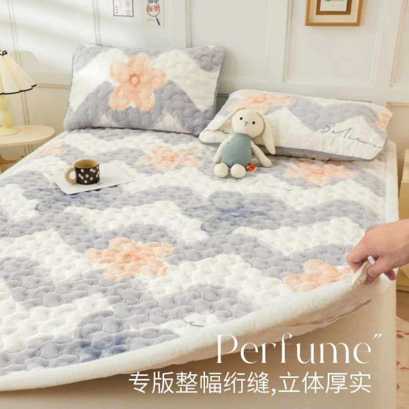 Winter Soft Mattress Toppers with Pillowcase 3pcs Bedding Sets Luxury Queen Bed Linen Bed Sheet Double Bedspread Thin Tatami Mat
Winter Soft Mattress Toppers with Pillowcase 3pcs Bedding Sets Luxury Queen Bed Linen Bed Sheet Double Bedspread Thin Tatami Mat