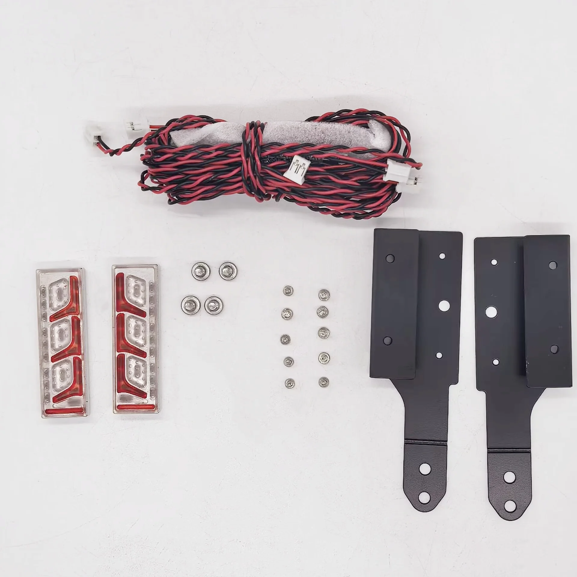 Металлический задний фонарь-прожектор со светодиодами для грузовиков Tamiya 1/14, прицепов, самосвалов, а также для Scania 770s, Mercedes-Benz Actros, Volvo. Автоаксессуары.
Металлический задний фонарь-прожектор со светодиодами для грузовиков Tamiya 1/14, прицепов, самосвалов, а также для Scania 770s, Mercedes-Benz Actros, Volvo. Автоаксессуары.