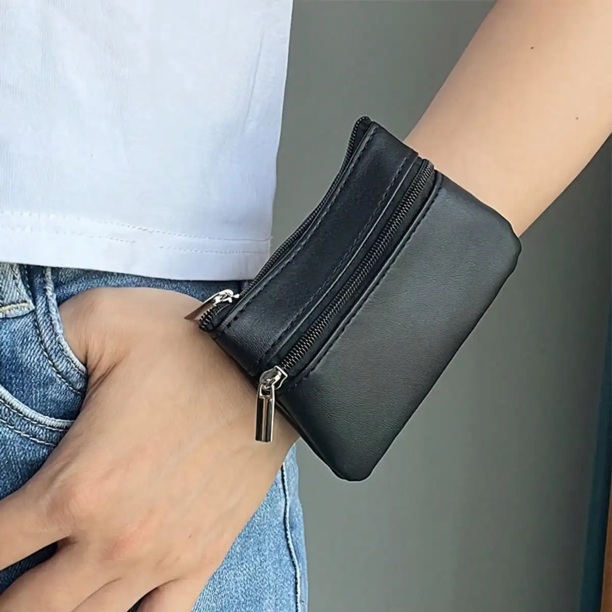Wrist Bag Mini Change Bag Simple And Portable Sheepskin Super Soft Small Wallet, Retro Coin Bag Unisex
Wrist Bag Mini Change Bag Simple And Portable Sheepskin Super Soft Small Wallet, Retro Coin Bag Unisex