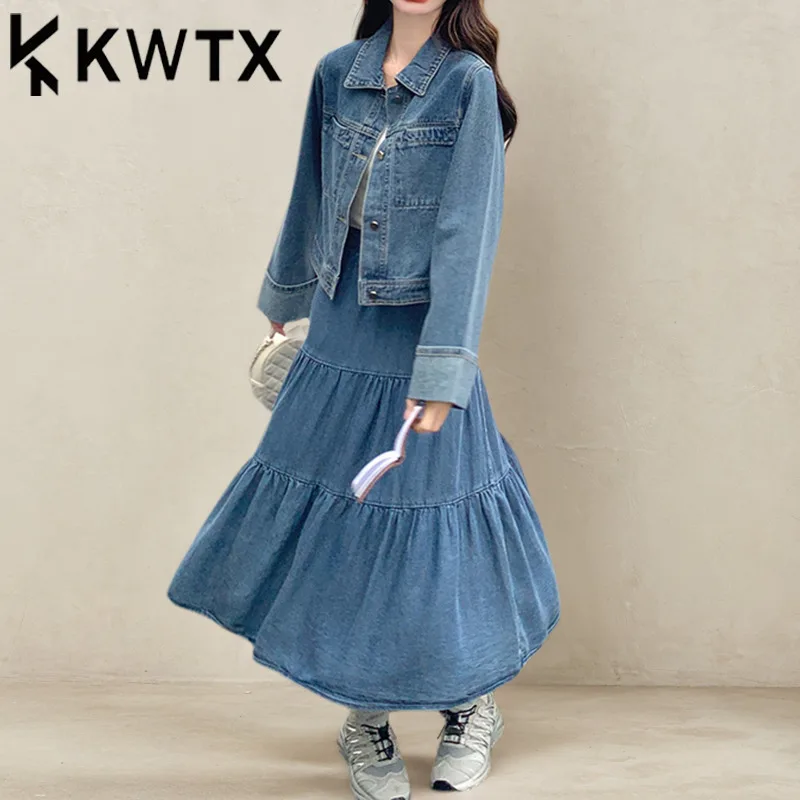 KWTX 2025 Retro Denim Skirt Set Light Blue Button Jacket Pleated Midi Skirt Spring Summer Outfit High Quality
KWTX 2025 Retro Denim Skirt Set Light Blue Button Jacket Pleated Midi Skirt Spring Summer Outfit High Quality