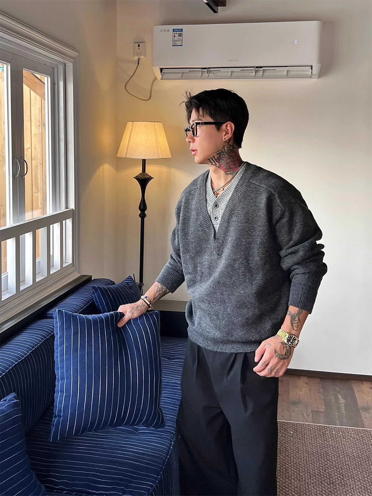 OXFREAK Men's V-Ne Knitwear Casual Sle Fake Two-Piece Sweater Comfortable Breathable Warm Elastic Non-Sinkage Autumn Wear
OXFREAK Men's V-Ne Knitwear Casual Sle Fake Two-Piece Sweater Comfortable Breathable Warm Elastic Non-Sinkage Autumn Wear