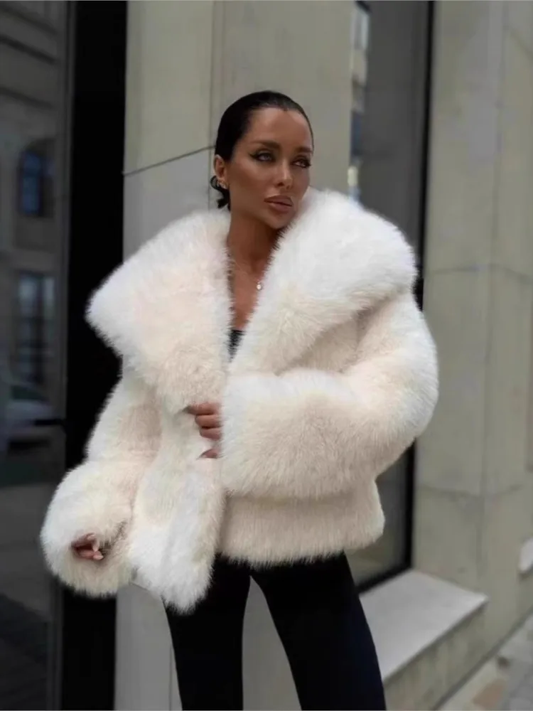 Winter Stylish Women Faux Fox Fur Coat Thick Warm Big Lape Collar Lady's Artificial Fur Outwear Street Femaler Imitaion Fur Coat
Winter Stylish Women Faux Fox Fur Coat Thick Warm Big Lape Collar Lady's Artificial Fur Outwear Street Femaler Imitaion Fur Coat