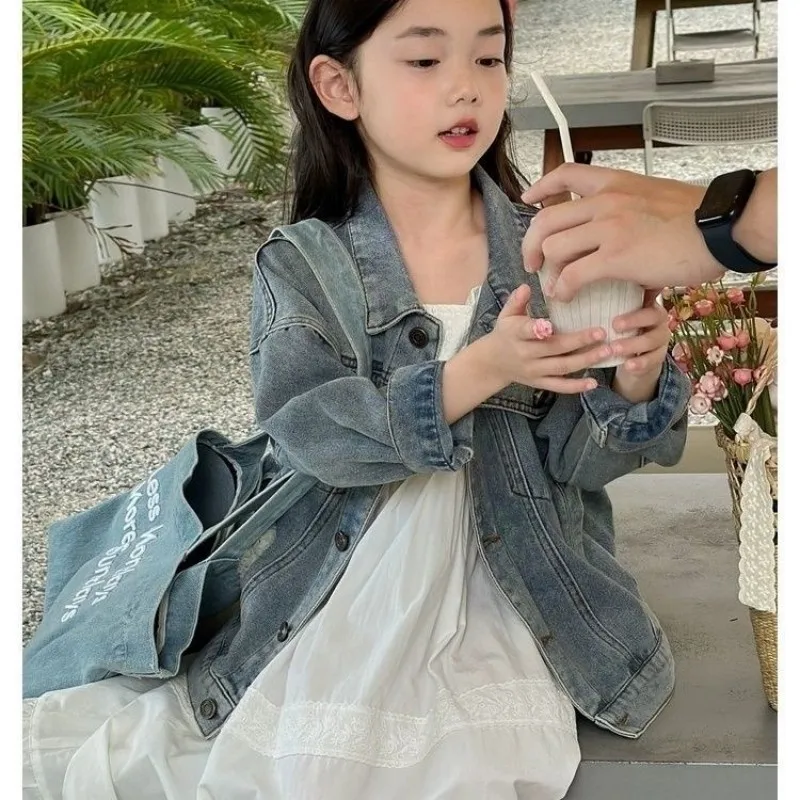 Spring and Autumn Girls' Cowboy Coat Fashion New Style Children's Baby Loose and Versatile Casual Solid Color Coat
Spring and Autumn Girls' Cowboy Coat Fashion New Style Children's Baby Loose and Versatile Casual Solid Color Coat