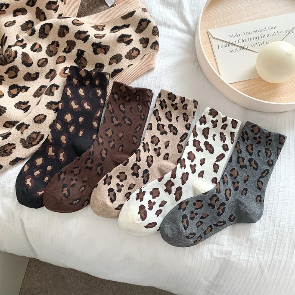 5 Pairs Korean Style Leopard Print Socks Soft Breathable Famale Tube Socks Sweat-Absorbing Polyester-cotton Mid-Calf Socks
5 Pairs Korean Style Leopard Print Socks Soft Breathable Famale Tube Socks Sweat-Absorbing Polyester-cotton Mid-Calf Socks