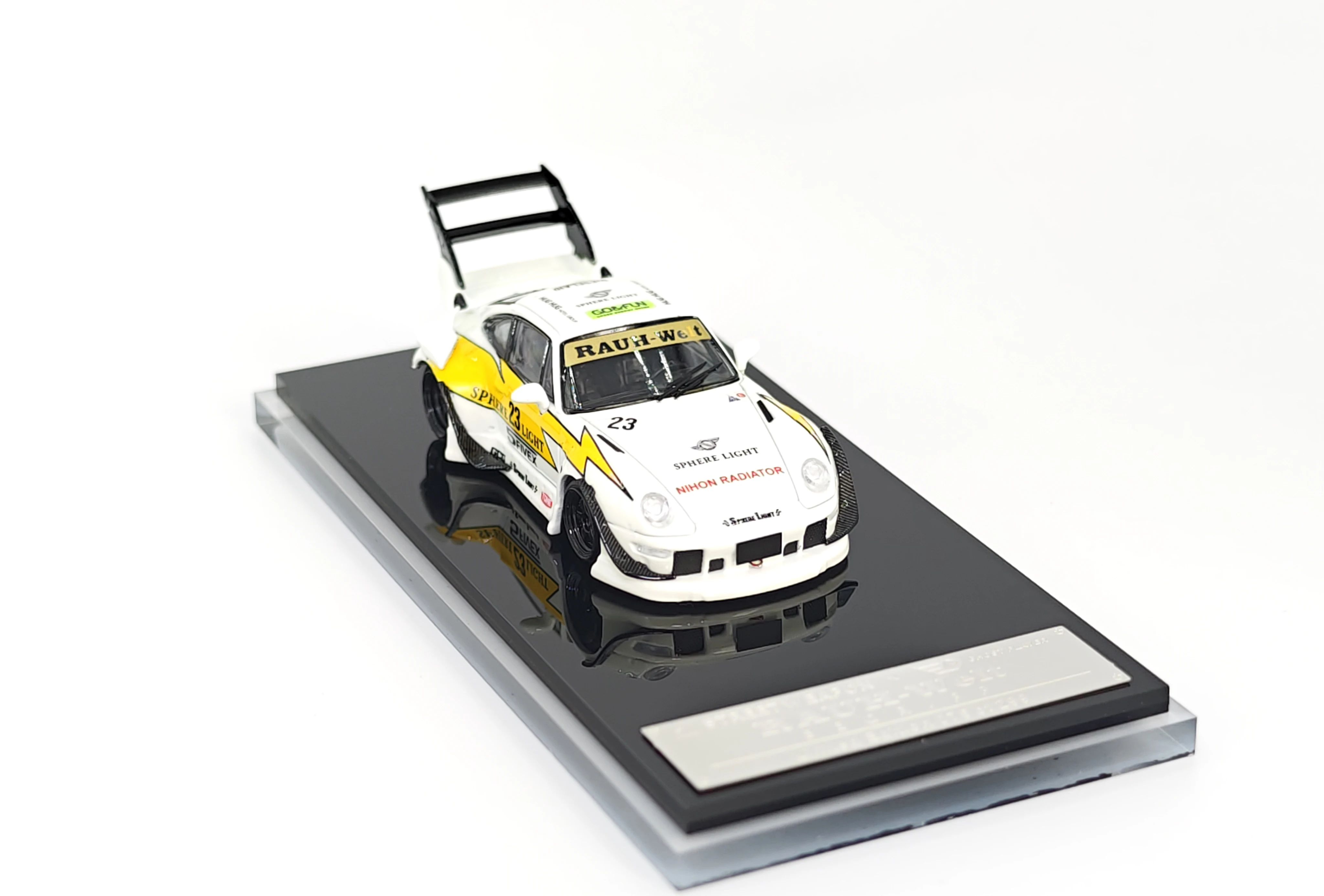 Светящаяся в темноте модель автомобиля из сплава, высокое заднее крыло, уличный боевой SW, масштаб 1:64, RWB 933, дождь, рант, коллекционный класс
Светящаяся в темноте модель автомобиля из сплава, высокое заднее крыло, уличный боевой SW, масштаб 1:64, RWB 933, дождь, рант, коллекционный класс