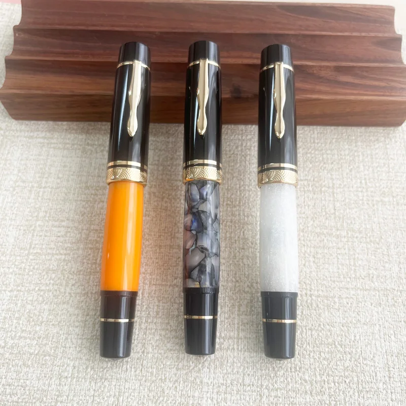 Перьевая ручка Majohn P139 Lovely Black Rock Piston # Наконечник 8 футов/м, латунная поршневая система, серые акриловые подарочные ручки для письма
Перьевая ручка Majohn P139 Lovely Black Rock Piston # Наконечник 8 футов/м, латунная поршневая система, серые акриловые подарочные ручки для письма