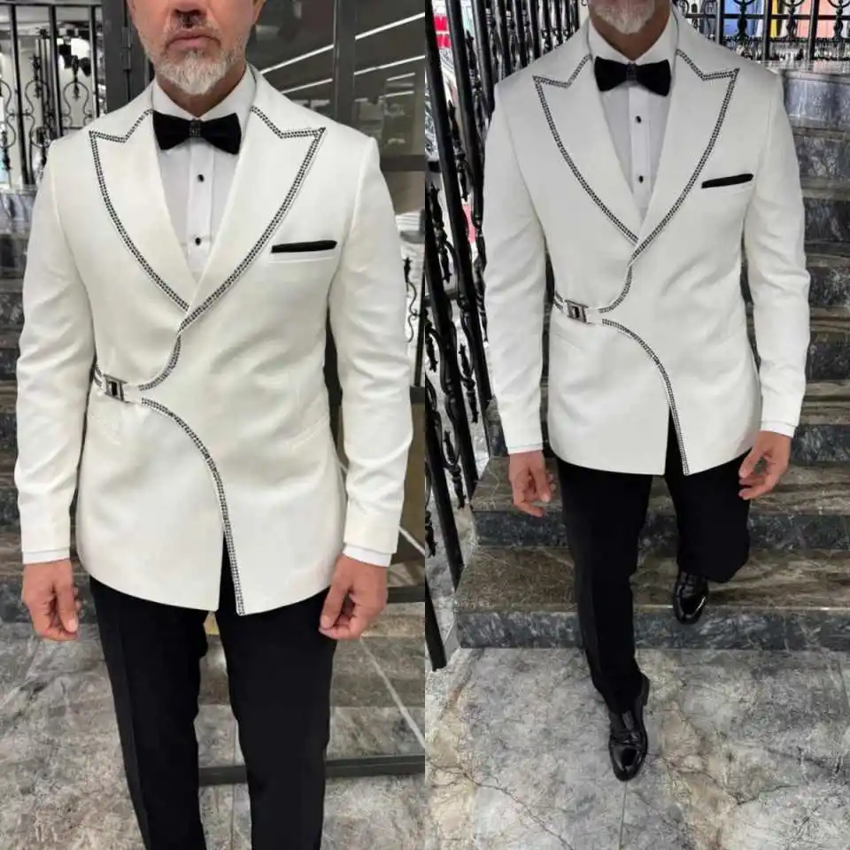 Fashion Beaded Men Suits Peaked Lapel Groom Wedding Tuxedos 2 Pieces Loose Fit Business Party Customized Trajes Para Hombre
Fashion Beaded Men Suits Peaked Lapel Groom Wedding Tuxedos 2 Pieces Loose Fit Business Party Customized Trajes Para Hombre